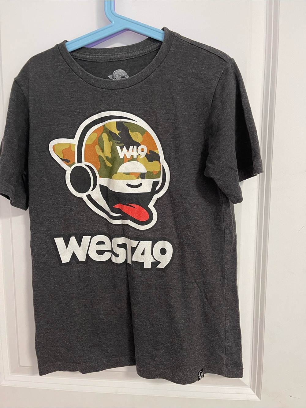 Kids' Dark Gray Graphic Tee with Camo Accent